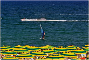 爱游戏体育娱乐-“快艇冲浪：速度、力量与技术的融合，马鞍山赛场极限对决”